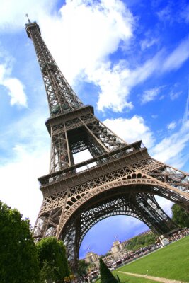 Tableau  Tour Eiffel en contre plongée symbole de Paris