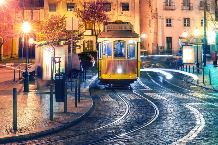 Tableau  Tramway à Lisbonne la nuit