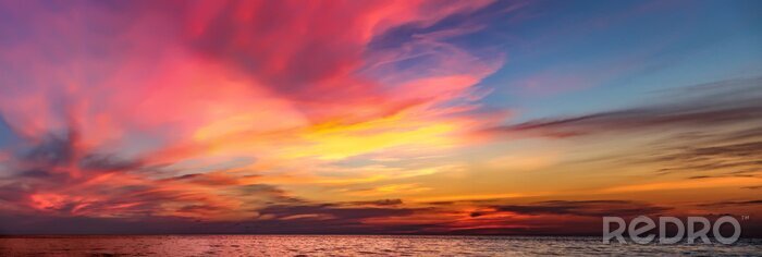 Tableau  Tropical, coloré, dramatique, Coucher soleil, nuageux, ciel Soir calme sur le golfe de Thaïlande. Lumière brillante.