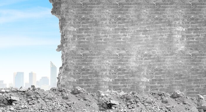 Tableau  Trou dans un mur au milieu des gravats