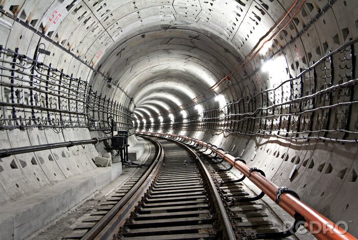 Tableau  Un tunnel futuriste en béton