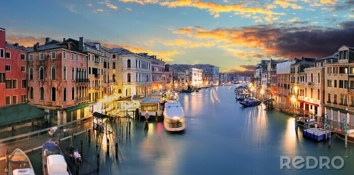 Tableau  Venise en début de soirée