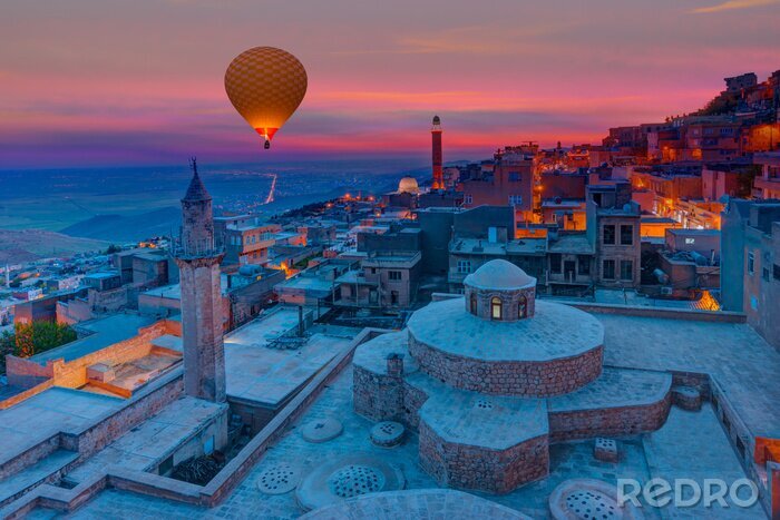 Tableau  Vieille ville de Mardin avec un ciel bleu lumineux - Mardin, Turquie