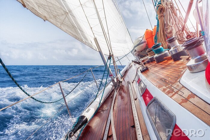 Tableau  Voilier en bois sur les vagues