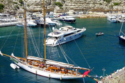 Tableau  Voilier et yacht Dans Le Port de Plaisance de Bonifacio en Corse