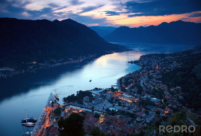Tableau  Vue de nuit de Kotor, Monténégro