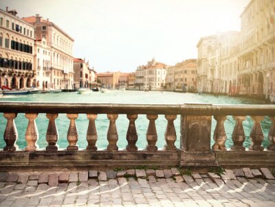 Vue sur le canal depuis le pont de Venise