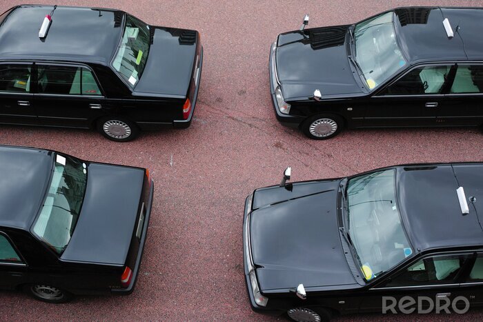 Tableau  タクシー乗り場で停車している４台のタクシー
