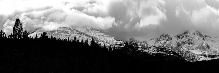 Tableau  nuages ​​d'orage sur les montagnes