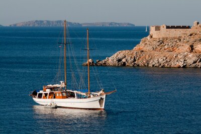 Tableau  Yacht près de l'île Hydros, Grèce