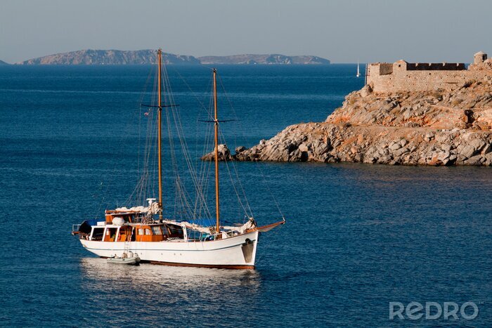 Tableau  Yacht près de l'île Hydros, Grèce